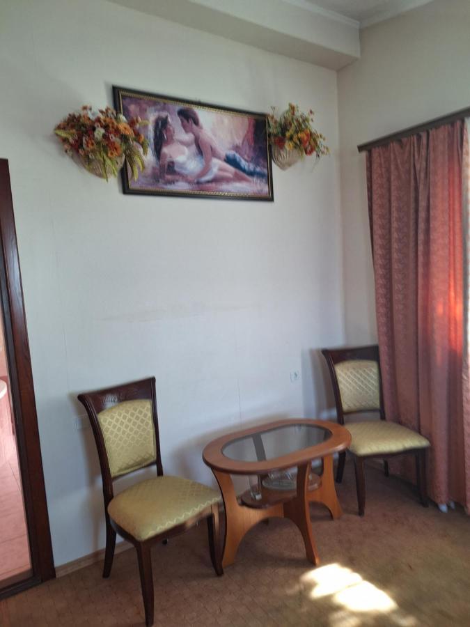 Барселона Hotel Mizikevycha Bagian luar foto