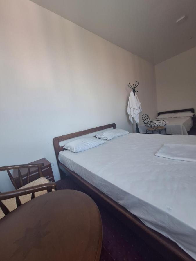 Барселона Hotel Mizikevycha Bagian luar foto