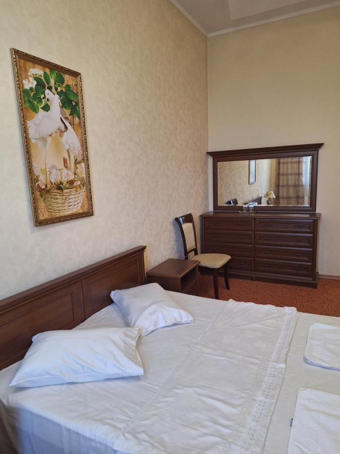 Барселона Hotel Mizikevycha Bagian luar foto