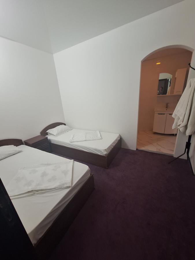 Барселона Hotel Mizikevycha Bagian luar foto