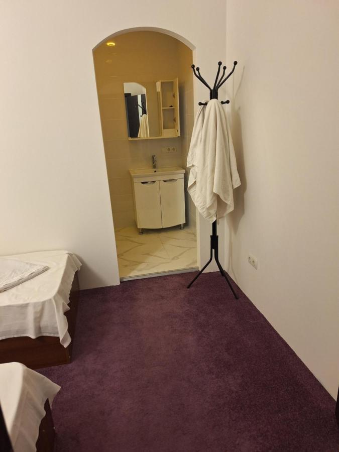 Барселона Hotel Mizikevycha Bagian luar foto