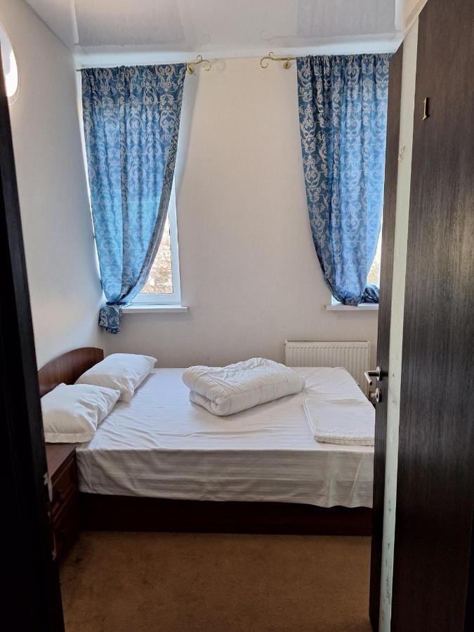 Барселона Hotel Mizikevycha Bagian luar foto