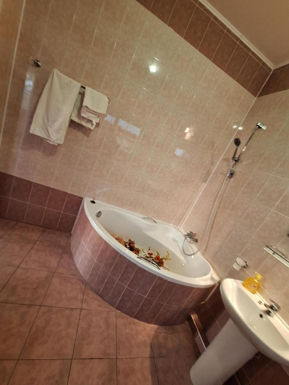 Барселона Hotel Mizikevycha Bagian luar foto